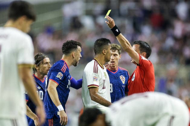 Croatia v Spain - UEFA Nations League 2026 27 Group A3 MD4 Referee Erik Lambrechts shows yellow card to Ivan Perisic of Croatia during the UEFA Nations League 2026 27 group phase match between Croatia and Spain at Stadion Poljud on October 6, 2026 in Split, Croatia.  SanjinxStrukic PIXSELL