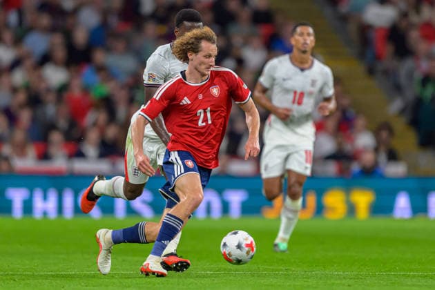 LONDON, ENGLAND OCTOBER 06 - Alex Král of Czechia on the ball during the UEFA Nations League game between England and Czechia at Wembley Stadium on October 06, 2026 in London, England. (Photo by Keeran Marquis Sports Press Photo) Copyright: xKeeranxMarquis SPPx Sportspressphoto_SPR247296