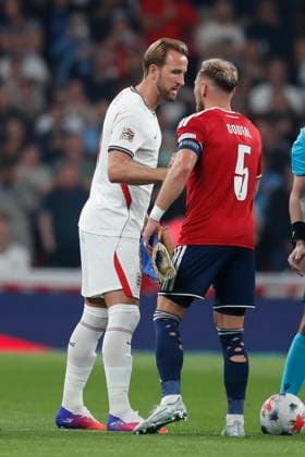 England v Czechia UEFA Nations League Harry Kane of England and Vladimir Coufal of Czechia before the UEFA Nations League match at Wembley Stadium, London 06 10 2026 UK Newspapers OUT Copyright: xPaulxChestertonx FIL-24030-0019