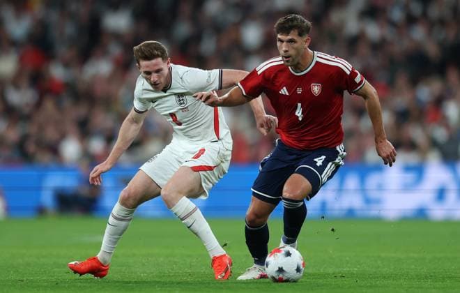Elliot Anderson of England with Robin Hranac of Czechia England v Czech Republic - UEFA Nations League - League A - Group 3. Football. Wembley Stadium, London, UK. 6 OCT 2026Wembley Wembley Stadium LONDON United Kingdom  Copyright: xJASONPIX Shutterstockx 17189001af