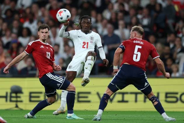 Eberechi Eze of England with Lukas Ambros of Czechia England v Czech Republic - UEFA Nations League - League A - Group 3. Football. Wembley Stadium, London, UK. 6 OCT 2026Wembley Wembley Stadium LONDON United Kingdom  Copyright: xJASONPIX Shutterstockx 17189001aa