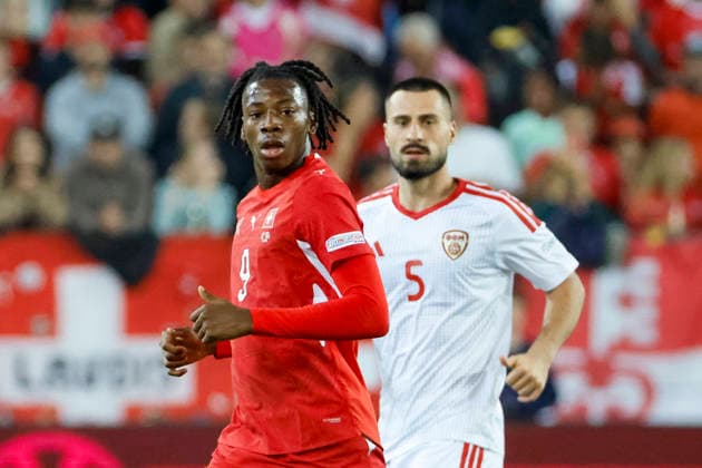 Johan Manzambi (Schweiz, 09) und Gjorko Zajkov (Nordmazedonien, 05) , Schweiz, UEFA , Nations League, Matchday 4, Schweiz vs. Nordmazedonien, 06.10.2026, Luzern Swissporarena Schweiz Copyright: xGrantxHubbsx