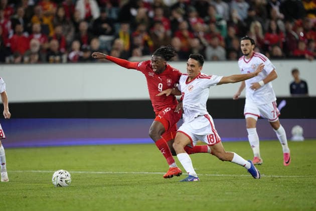 Luzern, Switzerland - October 06: Johan Manzambi (9 SUI) against Tihomir Kostadinov (18 MKD) during the UEFA Nations League match between Switzerland and North Macedonia at thermoplan arena on October 06, 2026 in Luzern, Switzerland. Copyright: xKjetilxWaberx xSPPx Sportspressphoto_SPR247350