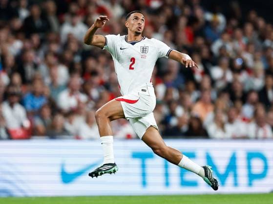 Trent Alexander-Arnold of England jumps for the ball England v Czechia, UEFA Nations League, Football, Wembley Stadium, London, UK - 06 Oct 2026London Wembley Stadium United Kingdom  Copyright: xMattxImpey Shutterstockx 17188908fc