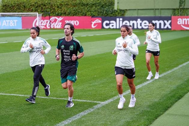 SELECCION MEXICANA FEMENIL SELECCION MEXICANA FEMENIL SESION DE ENTRENAMIENTO TRAINING SESSION 06102026 MEXICO CITY, MEXICO. General view of players of the Mexican Female National soccer team, during a training session at the Centro de Alto Rendimiento in Mexico City, prior to their friendly game against Jamaica this friday at Aguascalientes. Vista general de jugadoras de la Seleccion Nacional Mexicana Femenil, durante una sesion de entrenanmiento en el Centro de Alto Rendimiento en la Ciudad de Mexico, previa a su juego amistoso ante Jamaica este viernes en Aguascalientes. PHOTO BY IMAGENSHOP AGENCIA FOTOGRAFICA MEXICO CITY MEXICO CITY MEXICO Copyright: xIMAGENSHOPxAGENCIAxFOTOGRAFICAx