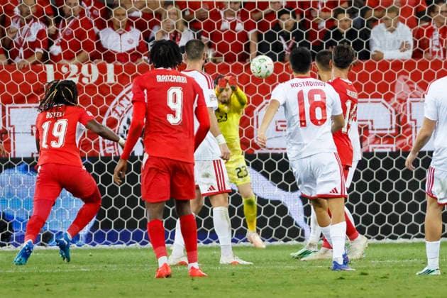 2:0 Tor fuer Schweiz durch Johan Manzambi (Schweiz, 09) , Schweiz, UEFA , Nations League, Matchday 4, Schweiz vs. Nordmazedonien, 06.10.2026, Luzern Swissporarena Schweiz Copyright: xGrantxHubbsx