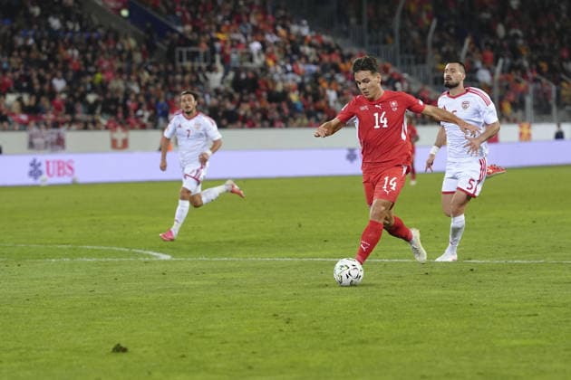 Luzern, Switzerland - October 06: Ardon Jashari (14 SUI) against Gjoko Zajkov (5 MKD) during the UEFA Nations League match between Switzerland and North Macedonia at thermoplan arena on October 06, 2026 in Luzern, Switzerland. Copyright: xKjetilxWaberx xSPPx Sportspressphoto_SPR247372
