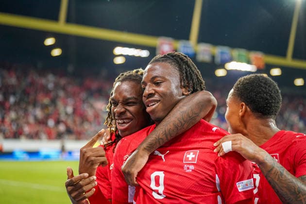 Fussball UEFA Nations League 2026 - 2027, 4. Spieltag - Schweiz vs Nordmazedonien - Thermoplan Arena (Luzern): Tor und Torjubel zum 2:0 durch Johan Manzambi (Schweiz, 9) Freude, Emotionen, Jubel Winsley Boteli (Schweiz, 19) Sascha Britschgi (Schweiz, 2) Copyright: xJOERANxSTEINSIEKx