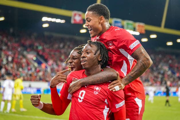 Fussball UEFA Nations League 2026 - 2027, 4. Spieltag - Schweiz vs Nordmazedonien - Thermoplan Arena (Luzern): Tor und Torjubel zum 2:0 durch Johan Manzambi (Schweiz, 9) Freude, Emotionen, Jubel Winsley Boteli (Schweiz, 19) Sascha Britschgi (Schweiz, 2) Copyright: xJOERANxSTEINSIEKx