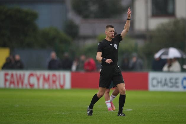 U21, U 21 Wales v U21 Austria, U21 UEFA EUROPEAN CHAMPIONSHIPS, Qualifier Referee Mateo Erceg during the U21 UEFA EUROPEAN CHAMPIONSHIPS qualification match between U21 Wales and U21 Austria at the Oval, Caernarfon, UK on 6 October 2026. Caernarfon the Oval Wales UK Editorial use only , Copyright: xAlunxRobertsx PSI-24971-0057