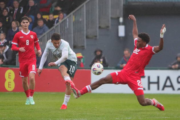U21, U 21 Wales v U21 Austria, U21 UEFA EUROPEAN CHAMPIONSHIPS, Qualifier Jacob Hödl of Austria Under 21 shoots and Reece Munro of Wales Under 21 attempts to block during the U21 UEFA EUROPEAN CHAMPIONSHIPS qualification match between U21 Wales and U21 Austria at the Oval, Caernarfon, UK on 6 October 2026. Caernarfon the Oval Wales UK Editorial use only , Copyright: xAlunxRobertsx PSI-24971-0112