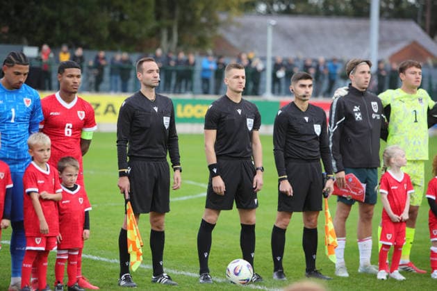 U21, U 21 Wales v U21 Austria, U21 UEFA EUROPEAN CHAMPIONSHIPS, Qualifier Officials line up during the U21 UEFA EUROPEAN CHAMPIONSHIPS qualification match between U21 Wales and U21 Austria at the Oval, Caernarfon, UK on 6 October 2026. Caernarfon the Oval Wales UK Editorial use only , Copyright: xAlunxRobertsx PSI-24971-0125