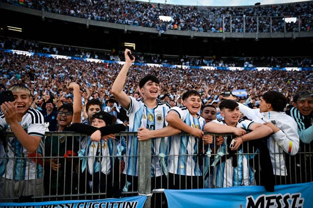 Argentina x Benin BUENOS AIRES, AR - 06.10.2026: ARGENTINA X BENIN - Fans of Argentina during the International Friendly, Länderspiel, Nationalmannschaft match between Argentina and Benin on Tuesday, October 6, 2026, at the Estadio Monumental in Buenos Aires, Argentina. The match marks Messi& 39;s farewell to the Argentine national team, Nationalteam (Photo: Gabriel Sotelo Fotoarena) x3026023x  GabrielxSotelo