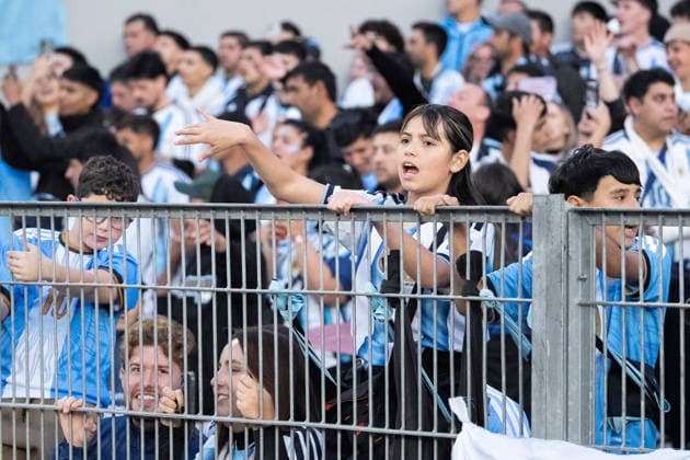 Argentine fans celebrate in the stands before the International Friendly, Länderspiel, Nationalmannschaft football match between Argentina and Benin, at the Estadio Monumental Antonio V. Liberti, on October 6, 2026, in Buenos Aires, Argentina. Lionel Messi will play his last match for Argentina after announcing his retirement from the national team, Nationalteam Richard Callis Fotoarena (Richard Callis SPP) Copyright: xRichardxCallisx xSPPx spp-en-RiCa-3026034