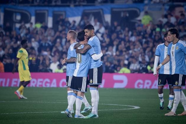 October 6, 2026, Buenos Aires, Buenos Aires, Argentina: Lionel Messi (L) and Cristian Romero (R) of Argentina seen during the match between Argentina and Benin International Friendly, Länderspiel, Nationalmannschaft match, The last match of Messi with Argentina national team, Nationalteam Buenos Aires Argentina - ZUMAs197 20261006_aaa_s197_134 Copyright: xRobertoxxTuerox