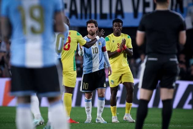 October 6, 2026, Buenos Aires, Buenos Aires, Argentina: Lionel Messi of Argentina and Benin players seen during the match between Argentina and Benin International Friendly, Länderspiel, Nationalmannschaft match, The last match of Messi with Argentina national team, Nationalteam Buenos Aires Argentina - ZUMAs197 20261006_aaa_s197_140 Copyright: xRobertoxxTuerox