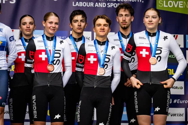 Switzerland: UEC Road cycling, Rad, Radsport, Strasse European Championships - Ljubljana 2026 ROUSSEAUX Valentine - MARTHE Elia - HUNZIKER Joline - SALAMIN Antoine - MÜLLER Gian - LINGENHAG Laurin ( SUI ) Switzerland Third Place - Award Ceremony Medal Ceremony Podium - Querformat - quer - horizontal - Landscape - Event Veranstaltung: UEC Road Cycling European Championships 2026 Ljubljana - Category Kategorie: Cycling - Road Cycling European Championships - Mixed Relay Men and Women Junior U19 - Location Ort: Europe Slovenia - Sencur - Å enÄur - Discipline: Mixed Relay ( MR ) - Distance: 44 km - Date Datum: 06.10.2026 Tuesday Day 4 -
