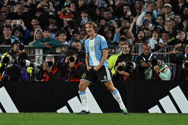 Lionel Messi farewell match BUENOS AIRES, ARGENTINA - OCTOBER 6: Nicolas Paz of Argentina celebrate after scoring his second goal during his farewell match with the national team, Nationalteam at the International Friendly, Länderspiel, Nationalmannschaft match between Argentina Vs Benin at Monumental Stadium on October 6, 2026 in Buenos Aires, Argentina. Buenos Aires Estadio Monumental Antonio Liberti Buenos Aires Argentina Copyright: xIMAGOx xPhotoCero5x xLucianoxBisbalx