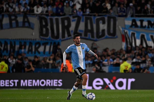 BUENOS AIRES, ARGENTINA - OCTOBER 06: Rodrigo De Paul of Argentina national team, Nationalteam controls ball during the International Friendly, Länderspiel, Nationalmannschaft match between Argentina and Benin at Estadio Mas Monumental on October 06, 2026 in Buenos Aires, Argentina. Photo by SFSI Argentina National team v Benin Copyright: xSFSIx