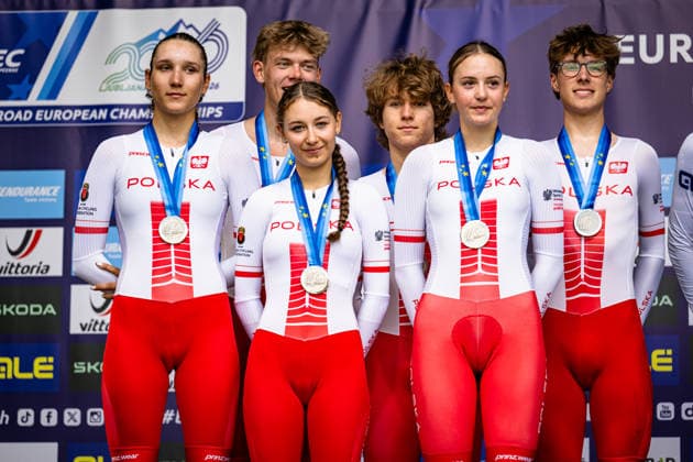 Poland: UEC Road cycling, Rad, Radsport, Strasse European Championships - Ljubljana 2026 SÅOMKA Kinga - SZYMANSKA Amelia - SEKTA Agata - MITORAJ Igor - LEGIEÄÜ MikoÅ‚aj - BÅASZAK Mateusz ( POL ) Poland Second Place - Award Ceremony Medal Ceremony Podium - Querformat - quer - horizontal - Landscape - Event Veranstaltung: UEC Road Cycling European Championships 2026 Ljubljana - Category Kategorie: Cycling - Road Cycling European Championships - Mixed Relay Men and Women Junior U19 - Location Ort: Europe Slovenia - Sencur - Å enÄur - Discipline: Mixed Relay ( MR ) - Distance: 44 km - Date Datum: 06.10.2026 Tuesday Day 4 -