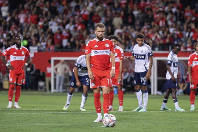 CHICAGO, USA - October 6: Philip Zinckernagel (11 Chicago Fire FC) prepares to take the penalty during the Major League Soccer game between Chicago Fire FC and Vancouver Whitecaps FC at Soldier Field on Tuesday October 6 in Chicago, USA Copyright: xShainaxBenhiyoun SPPx Sportspressphoto_SPR247841