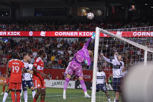 CHICAGO, USA - October 6: Yohei Takaoka (1 Vancouver Whitecaps FC) in action during the Major League Soccer game between Chicago Fire FC and Vancouver Whitecaps FC at Soldier Field on Tuesday October 6 in Chicago, USA Copyright: xShainaxBenhiyoun SPPx Sportspressphoto_SPR247850