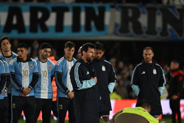 Lionel Messi farewell match BUENOS AIRES, ARGENTINA - OCTOBER 6: Lionel Messi of Argentina talk at fans during his farewell match with the national team, Nationalteam at the International Friendly, Länderspiel, Nationalmannschaft match between Argentina Vs Benin at Monumental Stadium on October 6, 2026 in Buenos Aires, Argentina. Buenos Aires Estadio Monumental Antonio Liberti Buenos Aires Argentina Copyright: xIMAGOx xPhotoCero5x xLucianoxBisbalx