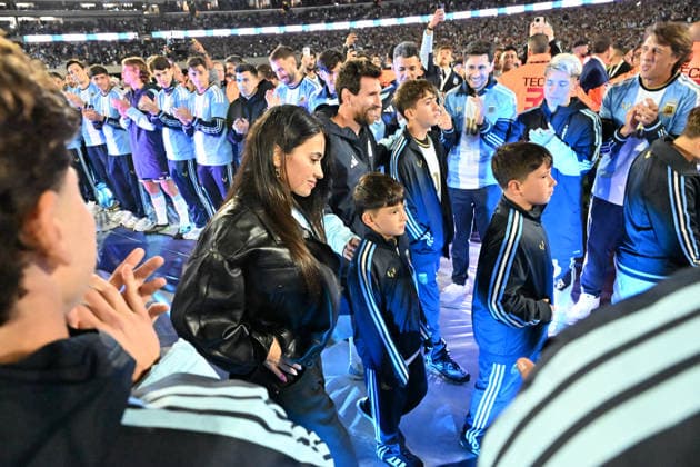 Lionel Messi farewell match BUENOS AIRES, ARGENTINA - OCTOBER 6: Lionel Messi and his family of Argentina during his farewell match with the national team, Nationalteam at the International Friendly, Länderspiel, Nationalmannschaft match between Argentina Vs Benin at Monumental Stadium on October 6, 2026 in Buenos Aires, Argentina. Buenos Aires Estadio Monumental Antonio Liberti Buenos Aires Argentina Copyright: xIMAGOx xPhotoCero5x xLucianoxBisbalx