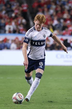 CHICAGO, USA - October 6: Oliver Larraz (8 Vancouver Whitecaps FC) shoots a free kick during the Major League Soccer game between Chicago Fire FC and Vancouver Whitecaps FC at Soldier Field on Tuesday October 6 in Chicago, USA Copyright: xShainaxBenhiyoun SPPx Sportspressphoto_SPR247936