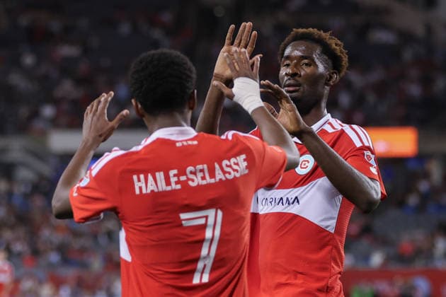 CHICAGO, USA - October 6: Maren Haile-Selassie (7 Chicago Fire FC) and Dje D Avilla (42 Chicago Fire FC) high-five during the Major League Soccer game between Chicago Fire FC and Vancouver Whitecaps FC at Soldier Field on Tuesday October 6 in Chicago, USA Copyright: xShainaxBenhiyoun SPPx Sportspressphoto_SPR247961