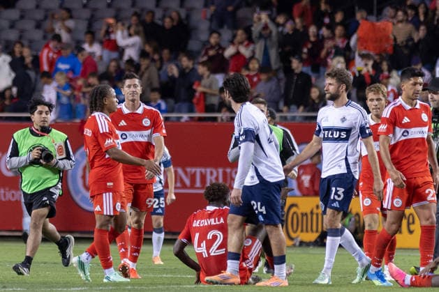 CHICAGO, USA - October 6: during the Major League Soccer game between Chicago Fire FC and Vancouver Whitecaps FC at Soldier Field on Tuesday October 6 in Chicago, USA Copyright: xShainaxBenhiyoun SPPx Sportspressphoto_SPR247966