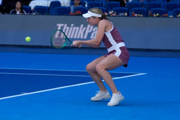 October 6, 2026, Beijing, China: Daria Snigur of Ukraine plays against Mirra Andreeva (not in view) during the Women s Singles Round 16 match on day seven of China Open at the National Tennis Center. Mirra Andreeva defeated Daria Snigur 6-2, 6-2 Beijing China - ZUMAs197 20261006_aaa_s197_248 Copyright: xPolyxFeix