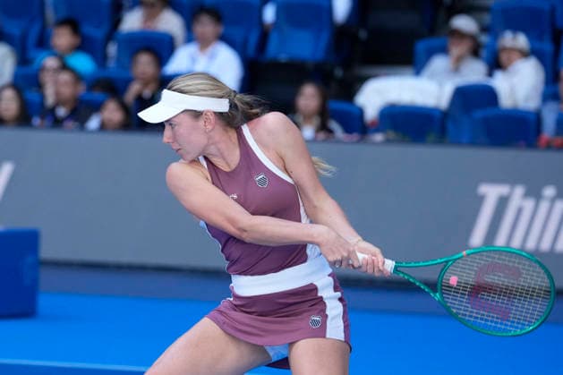 October 6, 2026, Beijing, China: Daria Snigur of Ukraine plays against Mirra Andreeva (not in view) during the Women s Singles Round 16 match on day seven of China Open at the National Tennis Center. Mirra Andreeva defeated Daria Snigur 6-2, 6-2 Beijing China - ZUMAs197 20261006_aaa_s197_251 Copyright: xPolyxFeix