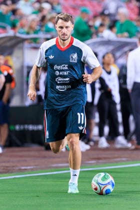 October 6, 2026, Los Angeles, California, USA: Santiago Gimenez 11 of Mexico during warm ups prior to their International Friendly, Länderspiel, Nationalmannschaft match against Chile at the Los Angeles Memorial Coliseum on Tuesday October 6, 2026 in Los Angeles, California. ARIANA RUIZ PI Los Angeles USA - ZUMAp124 20261006_zaa_p124_071 Copyright: xArianaxRuizx