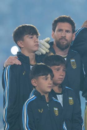 Messi bade farewell to Argentina in the friendly match against Benin BUENOS AIRES, ARGENTINA - OCTOBER 6: Argentine football legend and national team, Nationalteam captain Lionel Messi poses for the team photo before his farewell match in front of over 80,000 spectators at the Monumental Stadium, in Buenos Aires, Argentina on October 6, 2026. Argentine football star Lionel Messi played his final international match, Länderspiel, Nationalmannschaft in the friendly game between Argentina and Benin. The 39-year-old walk onto the stadium pitch for the final time in the sky-blue and white jersey, entering his farewell as Argentina s record appearance-maker and leading scorer with 207 caps and 125 goals. Luciano Gonzalez Anadolu Buenos Aires Argentina. Editorial use only. Please get in touch for any other usage.  Copyright: x2026xAnadoluxLucianoxGonzalezx