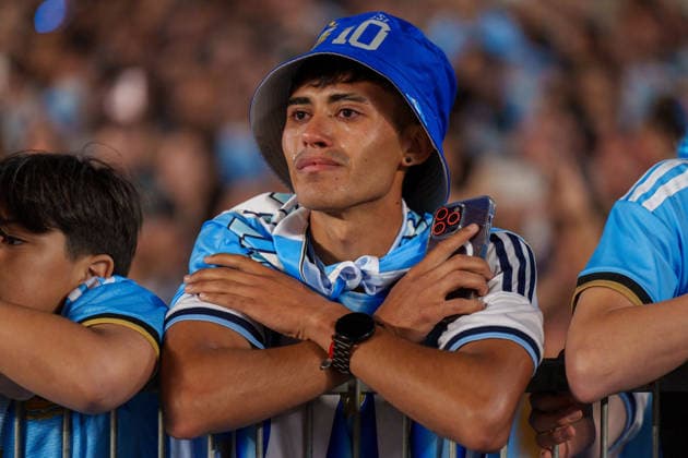 Benin v Argentina BUENOS AIRES, ARGENTINA - OCTOBER 6: An Argentina fan cries during a game between Benin and Argentina at Estadio Monumental on October 6, 2026 in Buenos Aires, Argentina Buenos Aires Estadio Monumental Argentina Copyright: xAndrewxJ.xClark ISIxPhotosx 9950