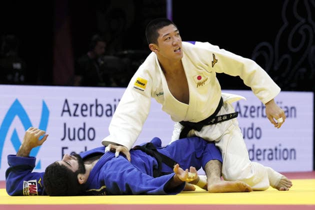 Judo: World championships Ryuga Tanaka (white) of Japan beats Makhmadbek Makhmadbekov of the United Arabe Emirates in the men s 73-kilogram final at the judo world championships in Baku, Azerbaijan, on Oct. 6, 2026.  A14AA0005630275P