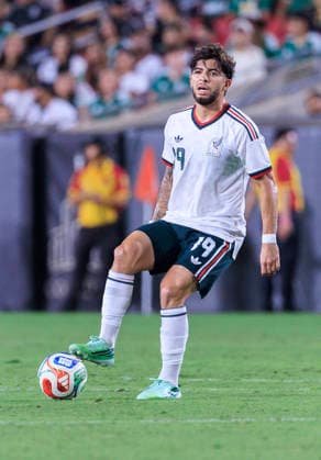 October 6, 2026, Los Angeles, California, USA: Denzell Garcia 19 of Mexico during an International Friendly, Länderspiel, Nationalmannschaft match against Chile at the Los Angeles Memorial Coliseum on Tuesday October 6, 2026 in Los Angeles, California. Mexico loses to Chile, 0-2. ARIANA RUIZ PI Los Angeles USA - ZUMAp124 20261006_zaa_p124_103 Copyright: xArianaxRuizx