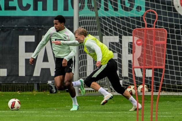 Youssoupha Niang Rony Jansson ( Pauli ) Deutschland , Hamburg , Trainingsgelände an der Kollaustrasse , Fussball , 2. Bundesliga , FC St Pauli