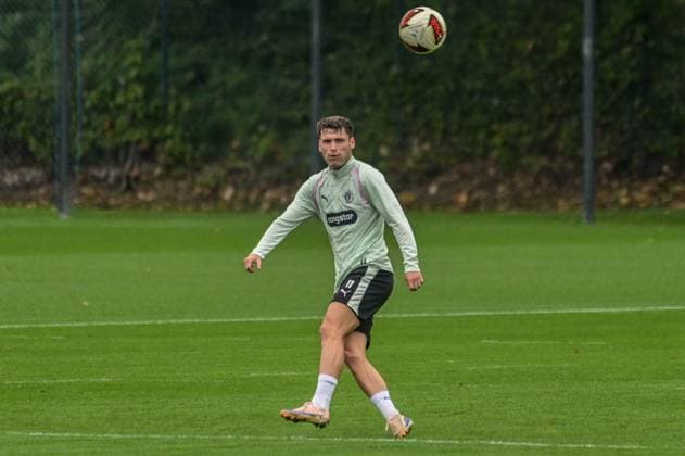 Arkadiusz Pyrka ( Pauli ) am Ball Deutschland , Hamburg , Trainingsgelände an der Kollaustrasse , Fussball , 2. Bundesliga , FC St Pauli