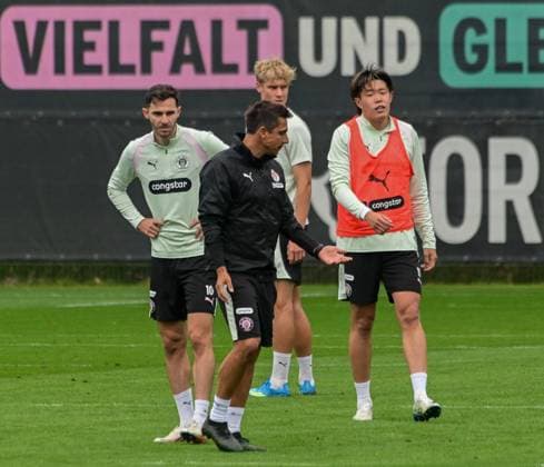 Branimir Hrgota Trainer Marcel Rapp Tomoya Ando ( Pauli ) Deutschland , Hamburg , Trainingsgelände an der Kollaustrasse , Fussball , 2. Bundesliga , FC St Pauli