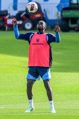 Kofi Amoako ( HSV ) am Ball Deutschland , Hamburg , Volksparkstadion , Fussball , 1. Bundesliga , Training des Hamburger SV