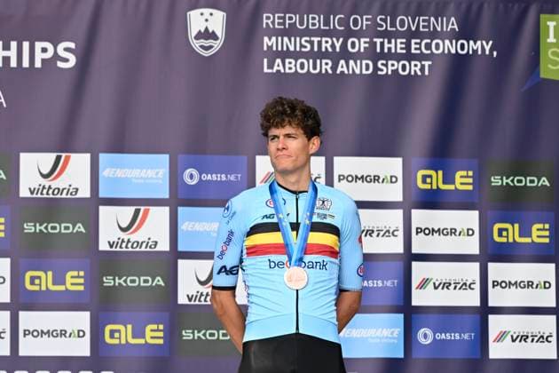 UEC 2026 Road European Championships Ljubljana 07 10 2026 SENCUR, SLOVENIA - OCTOBER 07 : bronze medal De smet Vic (BEL) pictured during the podium ceremony of the Individual Time Trial Men Junior at the 2026 UEC Road European Championships. An UCI Continental Championships time trial cycling race with start and finish in Sencur on October 7, 2026 in Sencur, Slovenia, 07 10 2026 Sencur Slovenia  Copyright: xJanxDexMeuleneirx