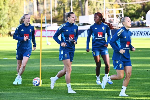 STOCKHOLM, SWEDEN 20261007 Amanda Ilestedt, Nathalie Björn, Evelyn Ijeh and Hanna Bennison as the women s national team, Nationalteam trains on Bosön ahead of the playoff for the 2027 World Cup. STOCKHOLM SWEDEN x10090x