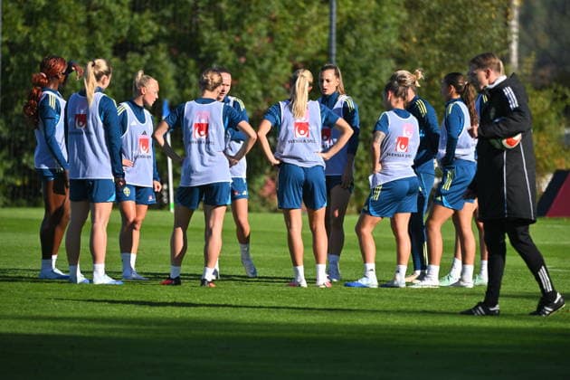 STOCKHOLM, SVERIGE 20261007 Damlandslaget tränar pa Bosön inför playoff till fotbolls-vm 2027. STOCKHOLM SVERIGE x10090x