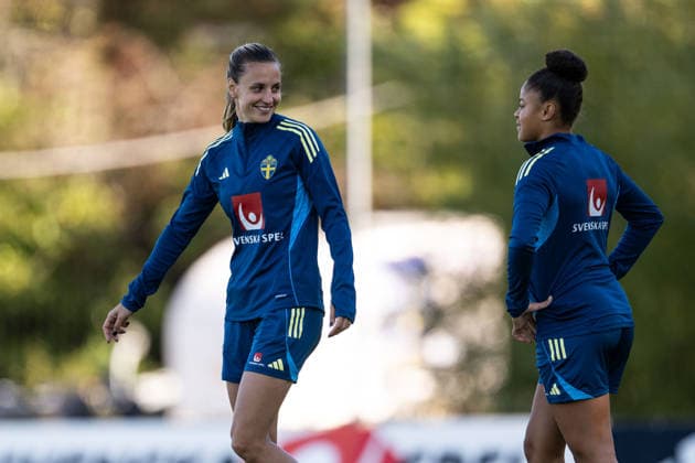 261007 Nathalie Björn and Felicia Schröder of the Swedish women s national football team during a training session on October 7, 2026 in Stockholm. Photo: Emma Wallskog BILDBYRAN kod EW EW0716 fotboll football soccer fotball vm-kval kval fifa womens world cup qualifier qualifier träning practice training sverige sweden dam bbeng Copyright: EMMAxWALLSKOG BB261007EW040