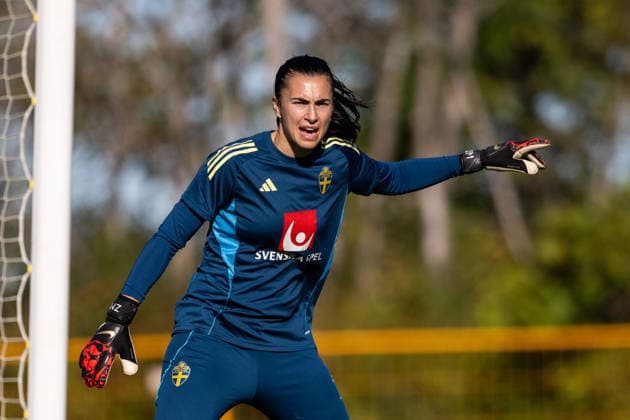 261007 Goalkeeper Zecira Musovic of the Swedish women s national football team during a training session on October 7, 2026 in Stockholm. Photo: Emma Wallskog BILDBYRAN kod EW EW0716 fotboll football soccer fotball vm-kval kval fifa womens world cup qualifier qualifier träning practice training sverige sweden dam bbeng Copyright: EMMAxWALLSKOG BB261007EW052