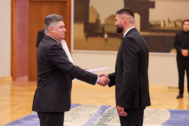 Croatian President Zoran Milanovic Presents Order of Duke Trpimir to Boxer Filip Hrgovic Croatian President Zoran Milanovic presents boxer Filip Hrgovic with the Order of Duke Trpimir with Ribbon and Star during a ceremony at the Office of the President of the Republic of Croatia in Zagreb, Croatia on October 7, 2026.  MatijaxHabljak PIXSELL
