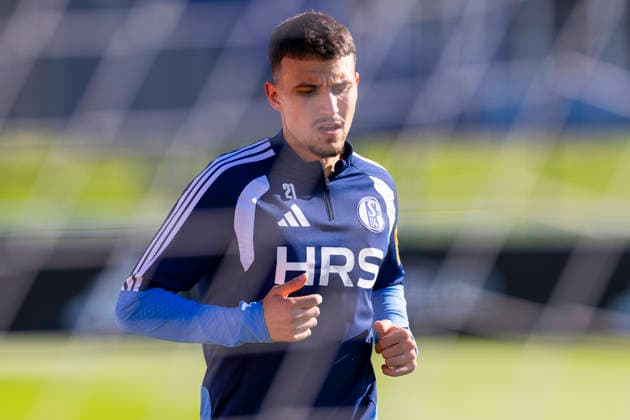 07.10.2026, Fussball, Training des FC Schalke 04. Dejan Ljubicic (FC Schalke 04) trainiert individuell. Gelsenkirchen Trainingsgelände FC Schalke 04 NRW Deutschland xRHR-FOTO YYx Copyright: RHR-FOTOx RHR-FOTO YY
