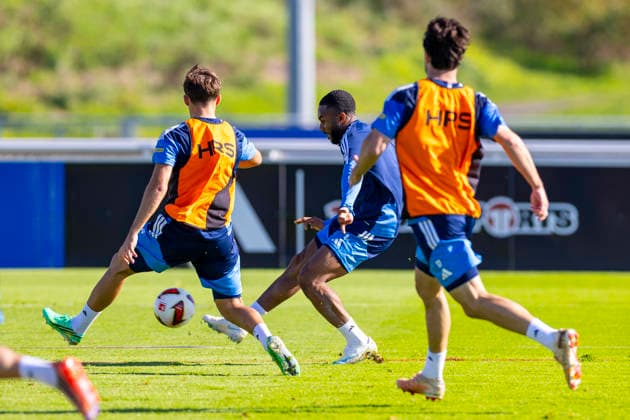 07.10.2026, Fussball, Training des FC Schalke 04. Moussa Sylla (FC Schalke 04). Gelsenkirchen Trainingsgelände FC Schalke 04 NRW Deutschland xRHR-FOTO YYx Copyright: RHR-FOTOx RHR-FOTO YY